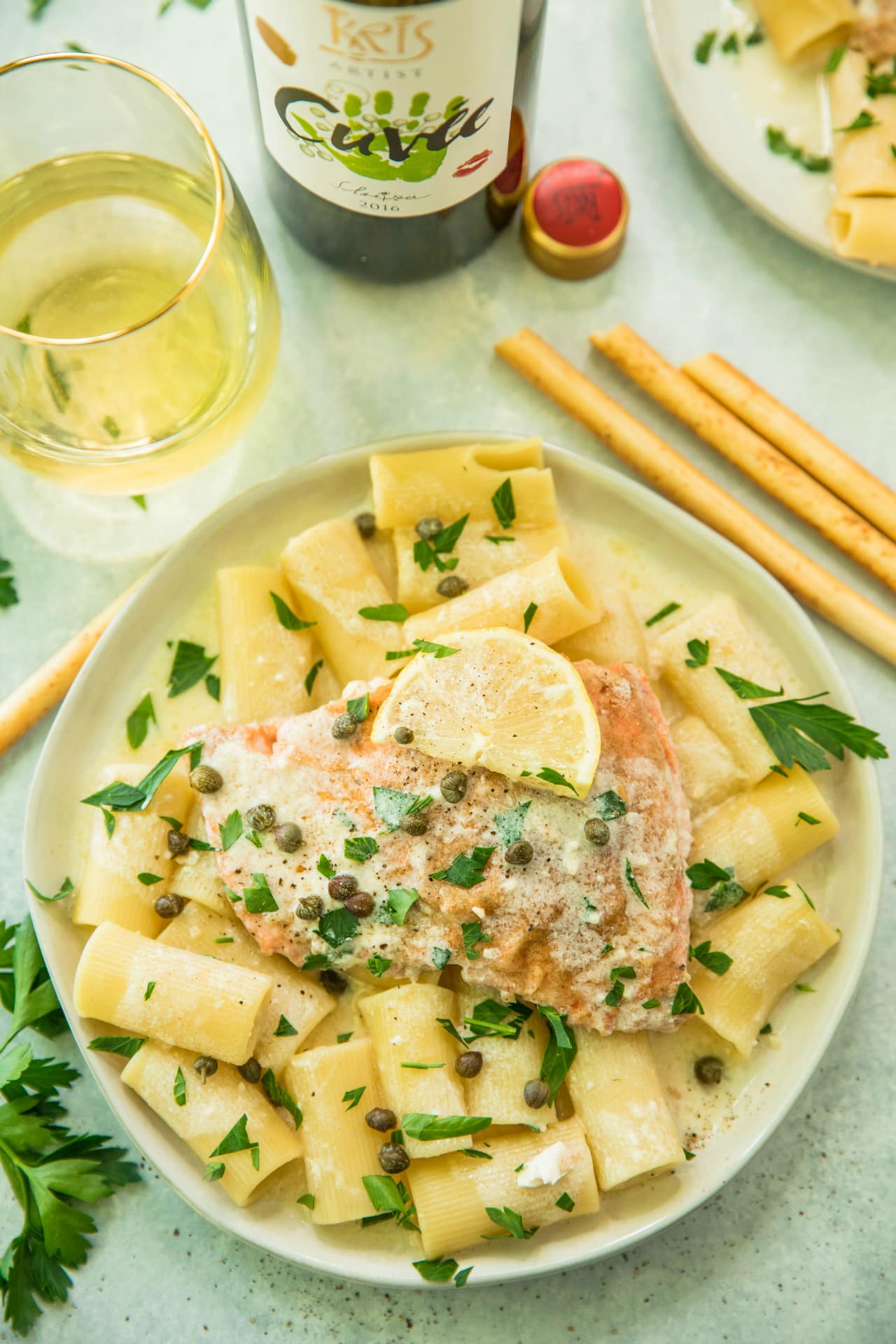 One-Pan Creamy Salmon Piccata: Zesty Lemon & Caper Sauce